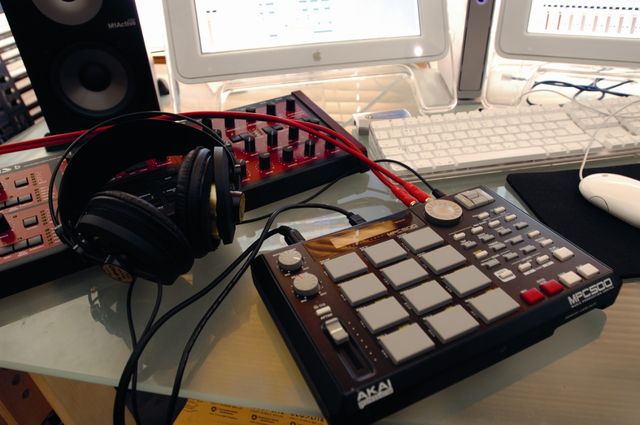 Akai MPC500 Music Production Centre Just as at home in your studio or on the groove, the 500 is a travelling musicians dream